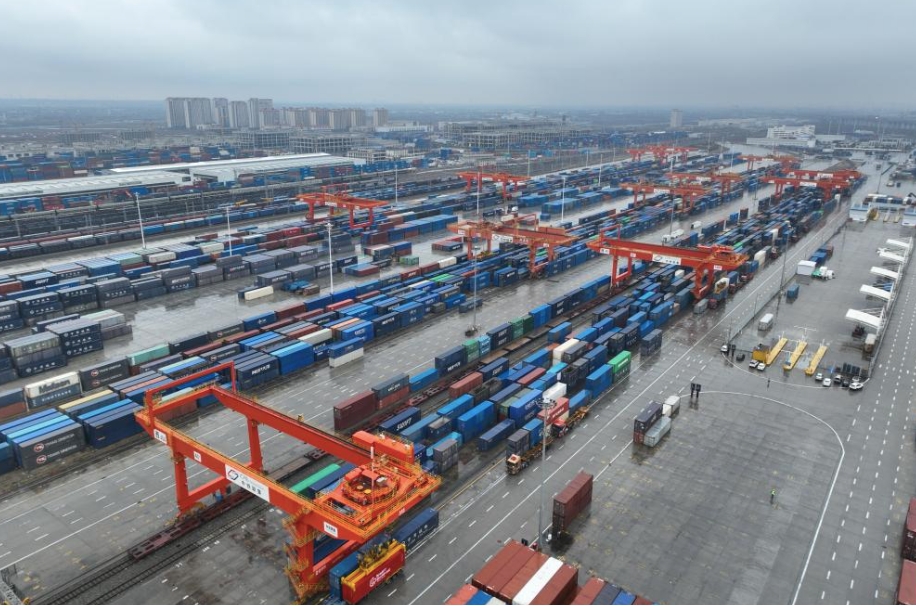 中歐班列（西安）：鋼鐵駝隊(duì)的奮進(jìn)奇跡