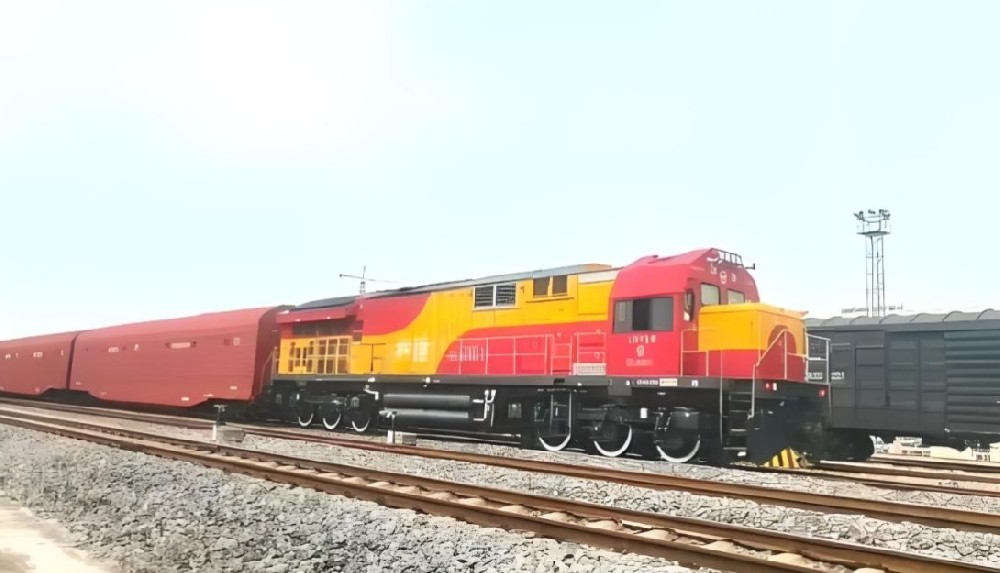 解鎖出海新路徑：甘肅首列JSQ班列與工業絲路的共振