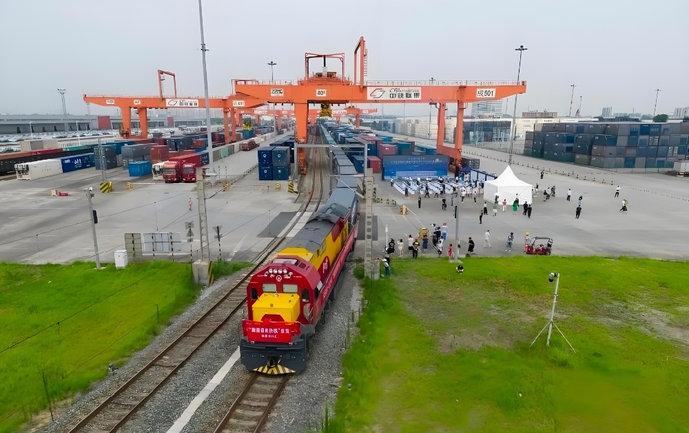 搭乘工業絲路與“瀾湄快線+”，工業企業駛向外貿新征程
