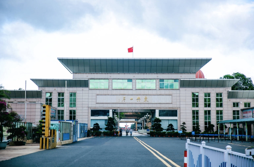 東興口岸通關總量創歷史新高，攜手工業絲路共筑外貿旅途