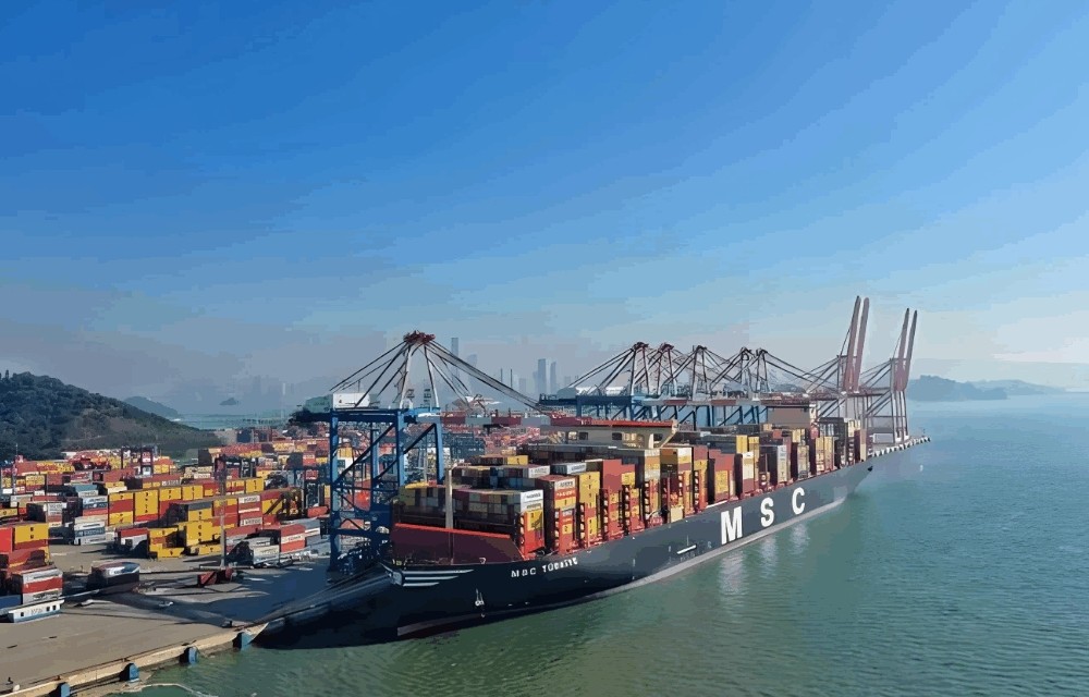 助力“出海” 一季度“絲路海運(yùn)”集裝箱航線開(kāi)行超千艘次 工業(yè)絲路添力促發(fā)展新成效