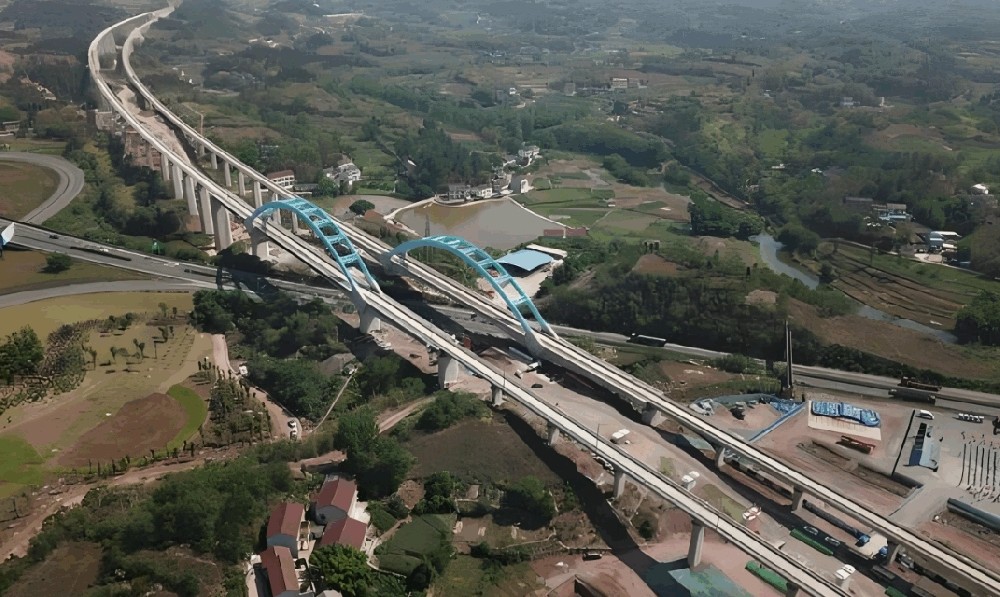 陸海通道再擴容，23條圖定線路啟航，工業絲路平臺助企“鏈”通全球