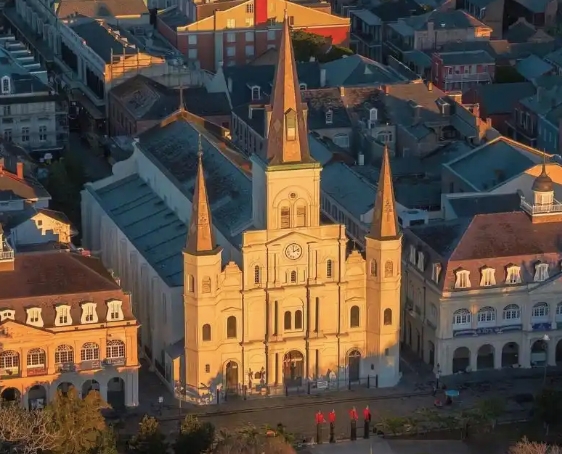 工業絲路：美國30%小額商品稅率下，輸美集裝箱預訂量狂飆300%